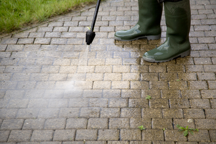 Soft Washing vs Pressure Washing: What’s Safest for Your Houston Home?